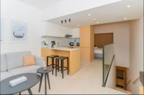 AWS Holiday Homes - Tranquil Stay at the Palm